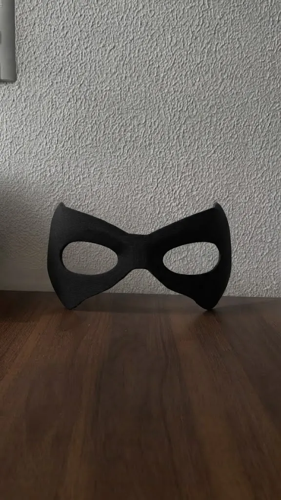 ROBIN MASK, photo 2 of 4 - ROBIN MASK Props & Cosplay