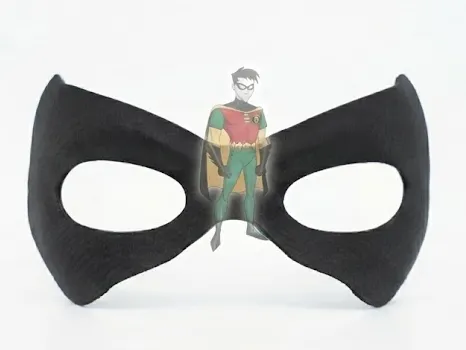 ROBIN MASK, photo 3 of 4 - ROBIN MASK Props & Cosplay