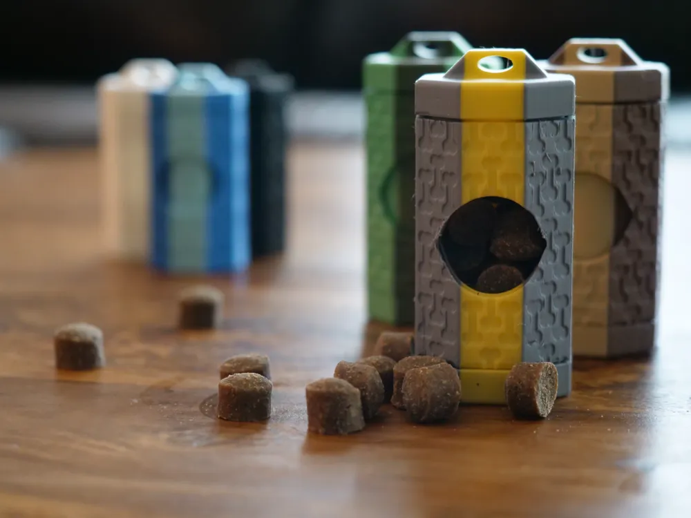 Rotary Treat Container
