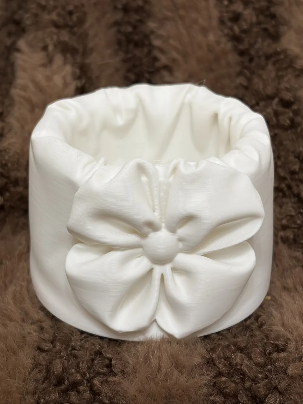 Pleated Flower Pen Holder, photo 2 of 4 - Pleated Flower Pen Holder Desk & Office