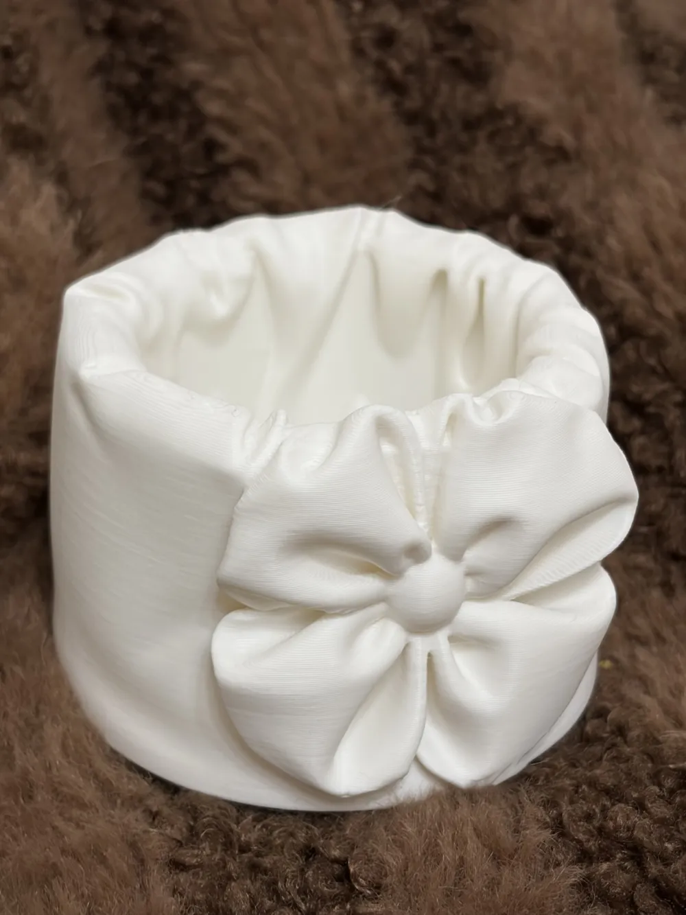 Pleated Flower Pen Holder, photo 3 of 4 - Pleated Flower Pen Holder Desk & Office