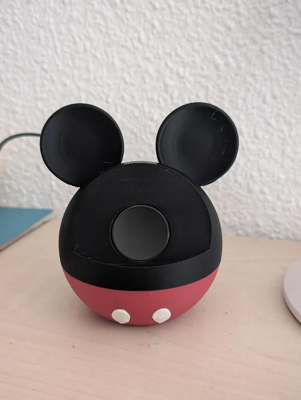 Samsung Galaxy Watch 4 Mickey Mouse Stand, photo 3 of 4 - Samsung Galaxy Watch 4 Mickey Mouse Stand Household