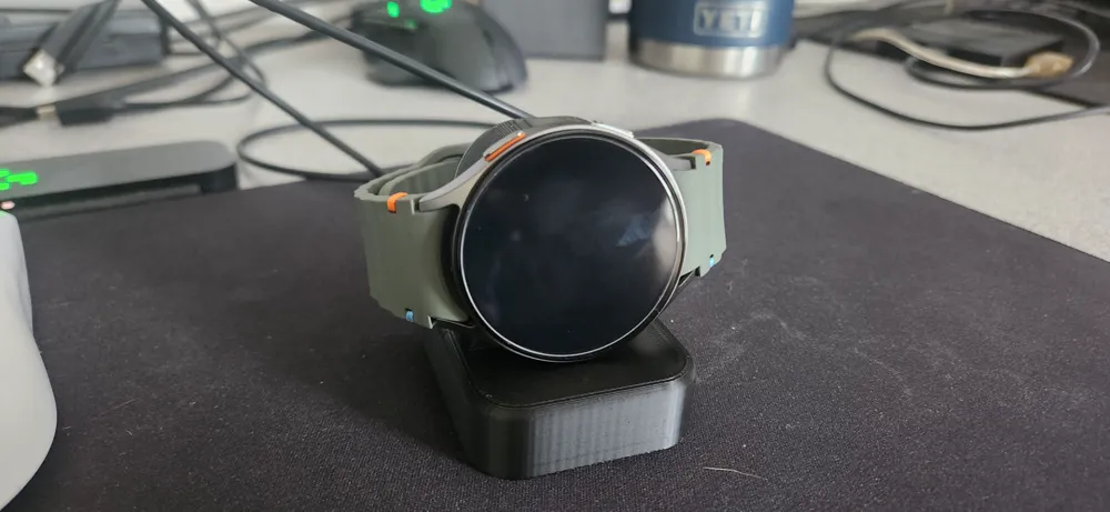 Samsung Galaxy Watch 7 Stand for Charger, photo 3 of 4 - Samsung Galaxy Watch 7 Stand for Charger Mobile & Device Accessories