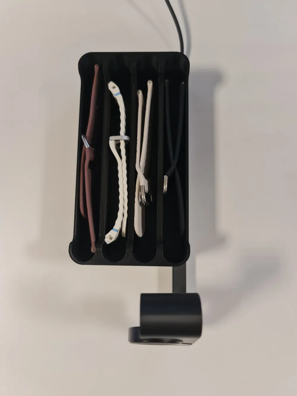 Samsung Galaxy Watch Charger & Band Organizer, photo 3 of 4 - Samsung Galaxy Watch Charger & Band Organizer Tools