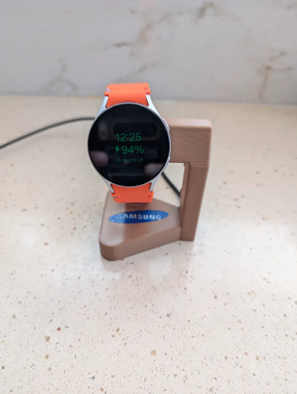 Samsung Galaxy Watch7 Stand, photo 2 of 4 - Samsung Galaxy Watch7 Stand Tools
