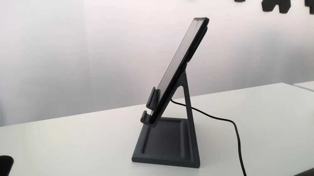 Samsung Galaxy Z Fold 7 Stand with Magsaft, photo 3 of 4 - Samsung Galaxy Z Fold 7 Stand with Magsaft Tools