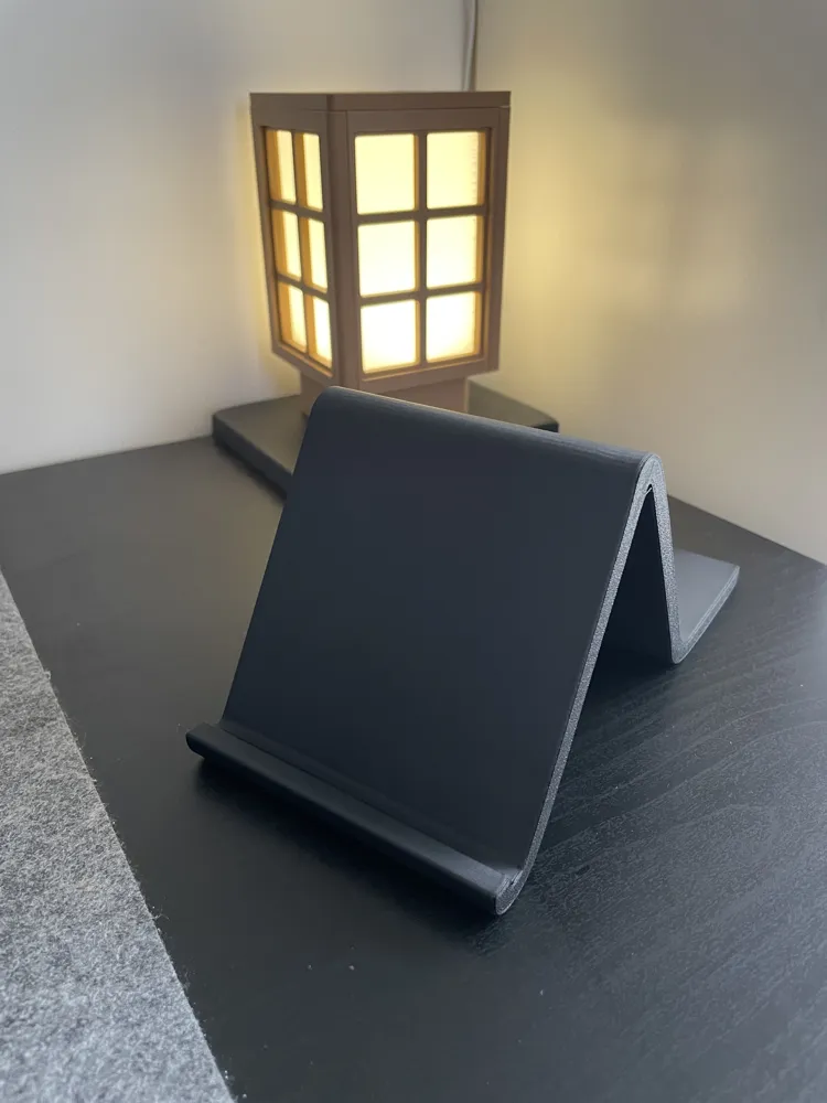 Samsung Z Fold 8 / Ultra Minimalist Desktop Stand, photo 2 of 4 - Samsung Z Fold 8 / Ultra Minimalist Desktop Stand Storage & Organisation