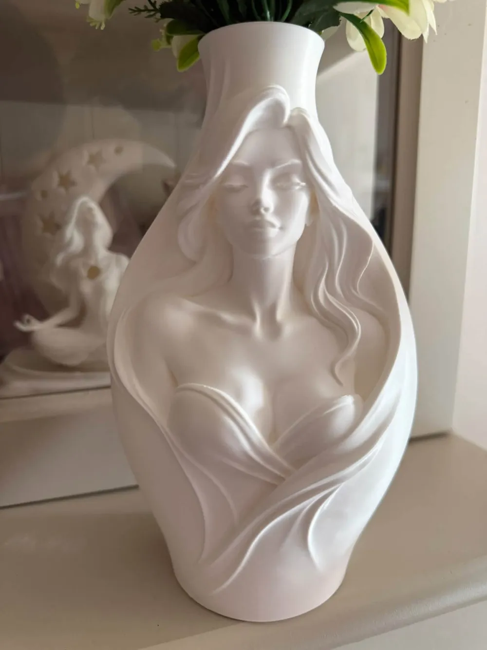 Vaso Scultura, Figura Femminile in Rilievo, photo 3 of 4 - Vaso Scultura, Figura Femminile in Rilievo Generative Art
