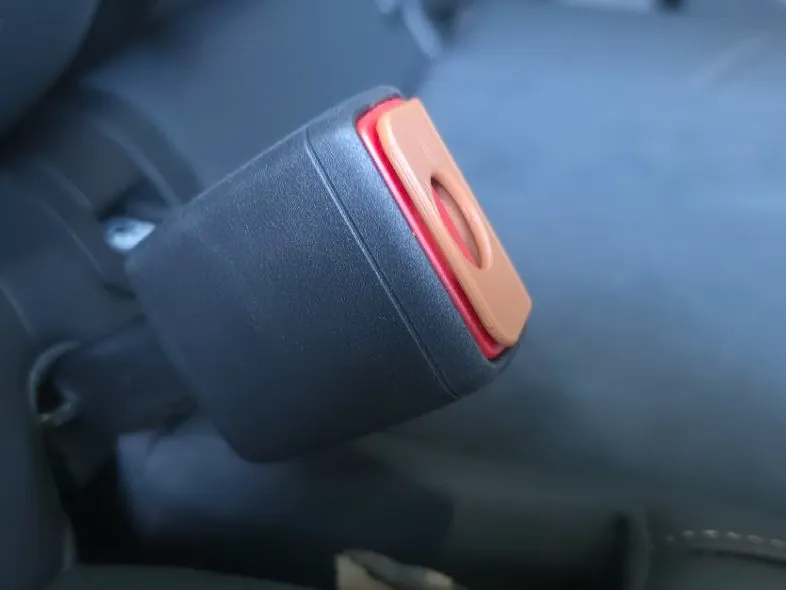 Hebilla/Enganche cinturón de seguridad - Vehicles, in stock in India