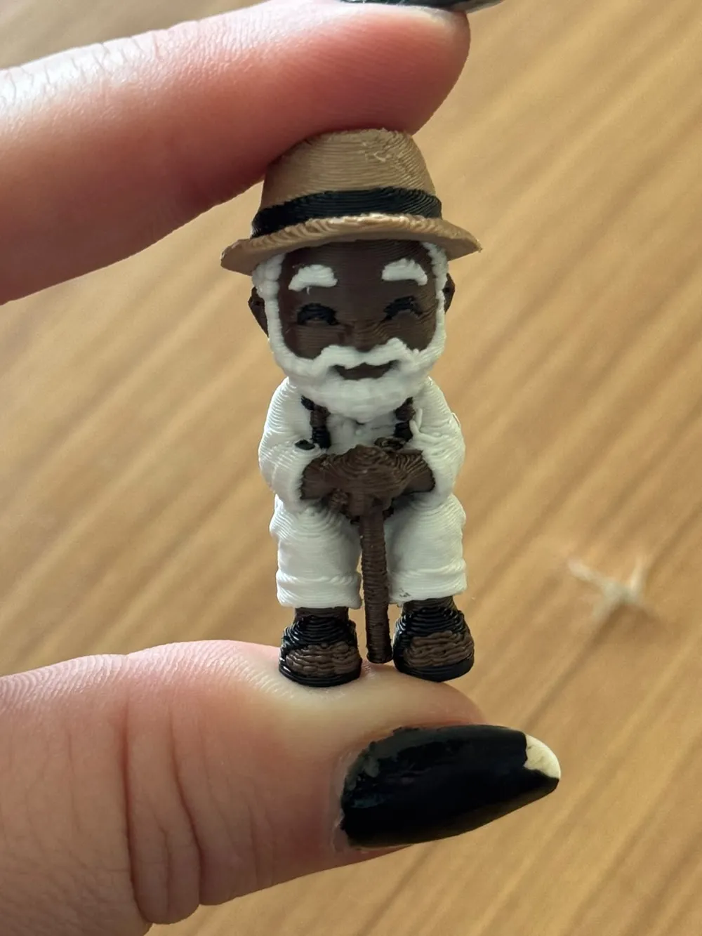 Mini Preto Velho Sentado - Monitor Buddy Decor, photo 2 of 4 - Mini Preto Velho Sentado - Monitor Buddy Decor Art