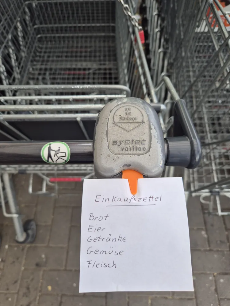 Shopping cart chip with note holder, photo 5 of 5 - Pen Stands & Pencil Holders, done