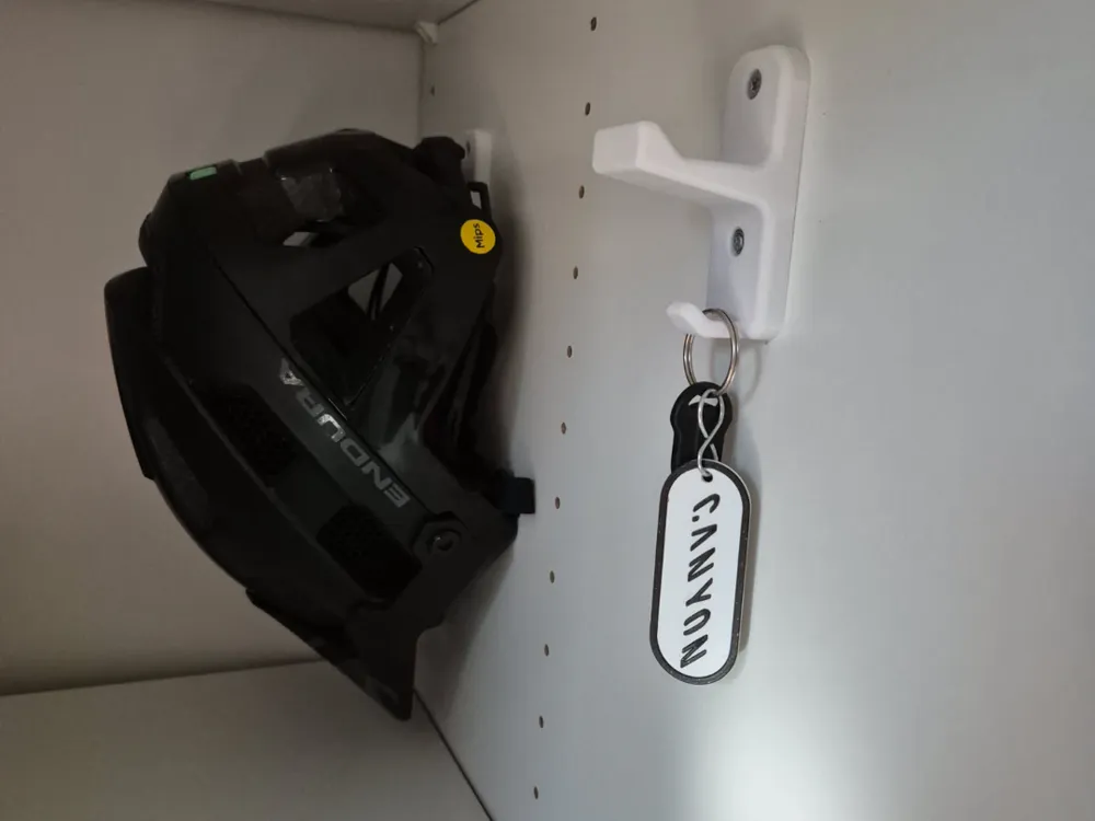 Simple bike helmet holder with/without keyholder