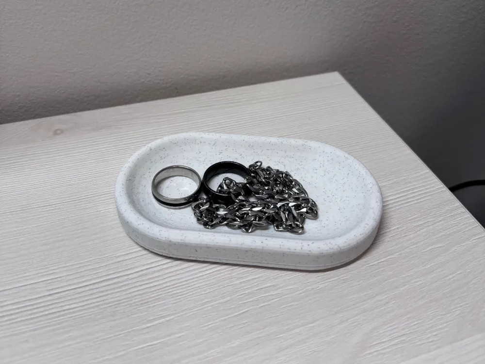 Simple jewelry tray