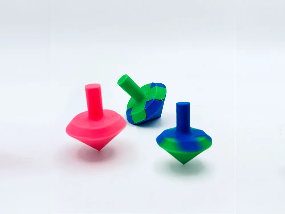 Simple Spinning Top, photo 2 of 4 - Spinning Tops & Classic Toys, spinning arrow