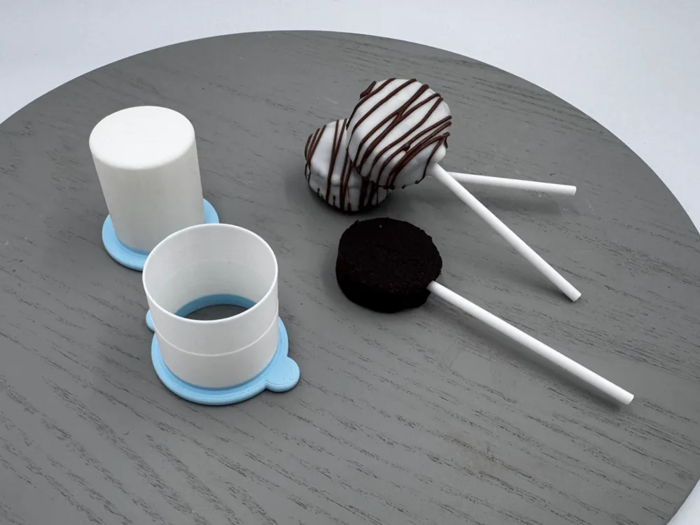 Single Cake Pop Cutter & Ejector 39mm (1.54"), photo 3 of 4 - Single Cake Pop Cutter & Ejector 39mm (1.54") Kitchen & Dining
