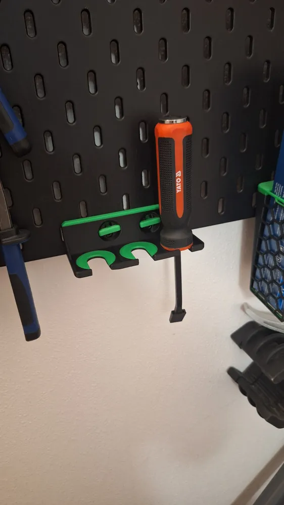 Skadis Crowbar / Prybar holder t-clip, photo 2 of 4 - Skadis Crowbar / Prybar holder t-clip Tools