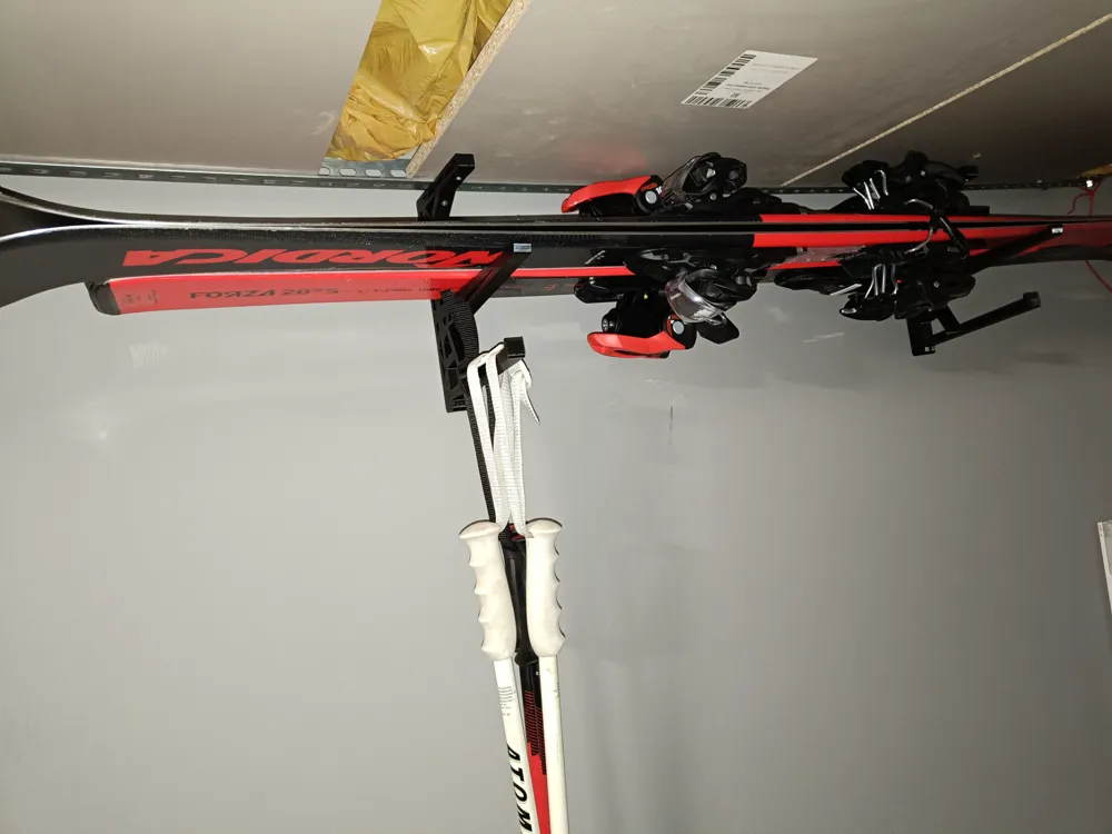 SKI HOLDER - WALL CEILING, photo 3 of 4 - SKI HOLDER - WALL CEILING Hobby & DIY