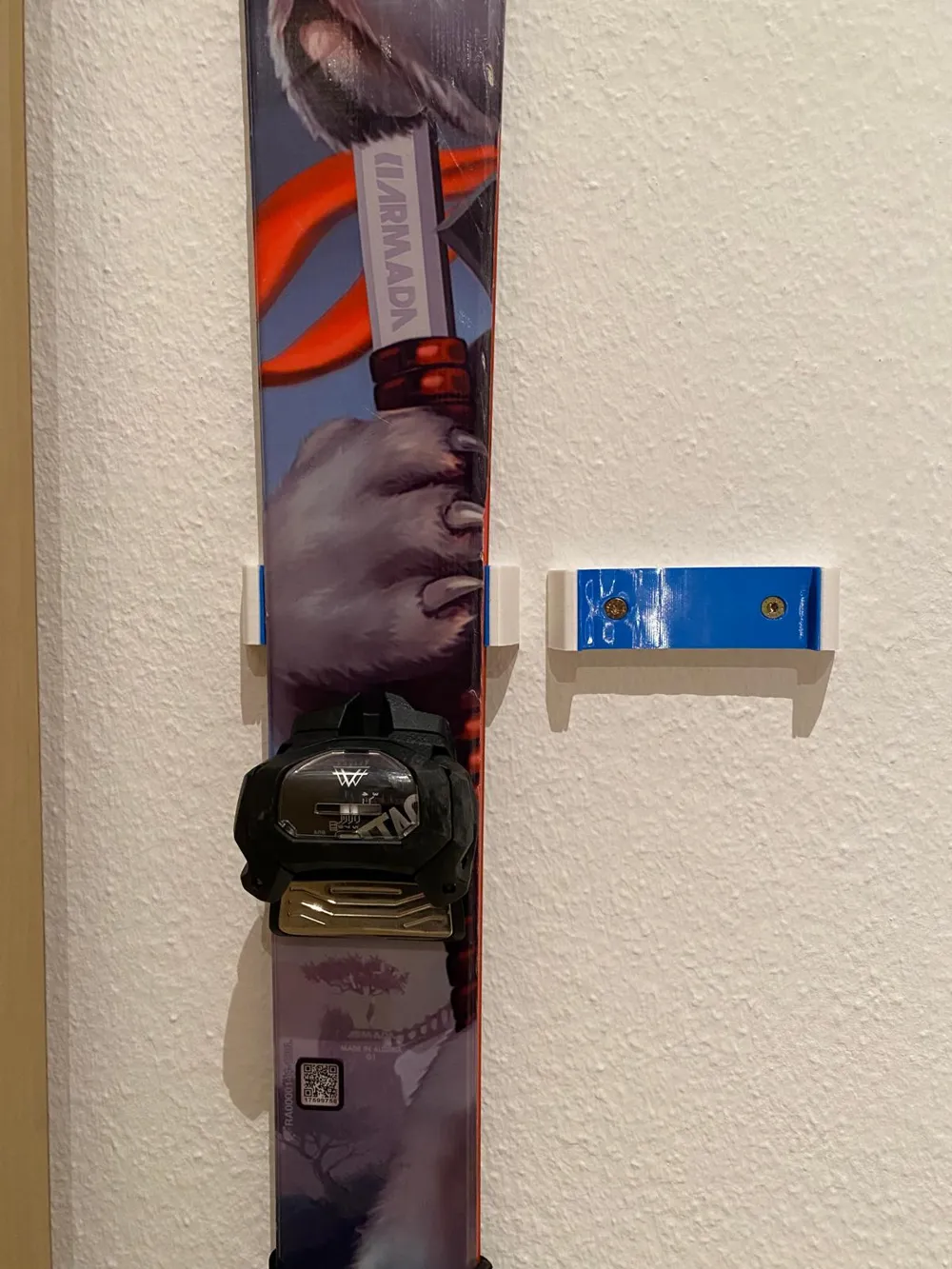 SKI Wallmount, photo 3 of 4 - SKI Wallmount Sports & Fitness
