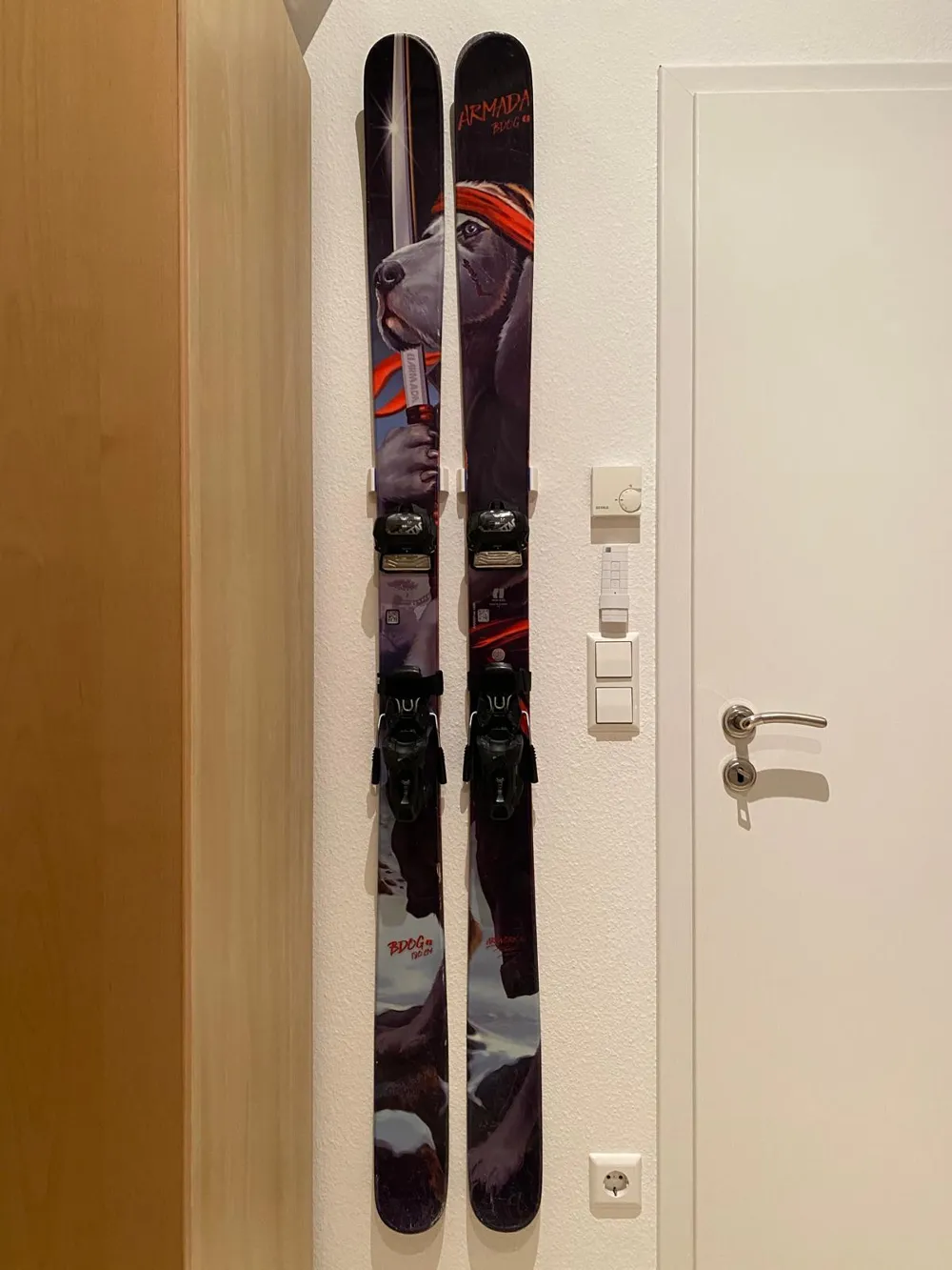 SKI Wallmount, photo 4 of 4 - SKI Wallmount Sports & Fitness