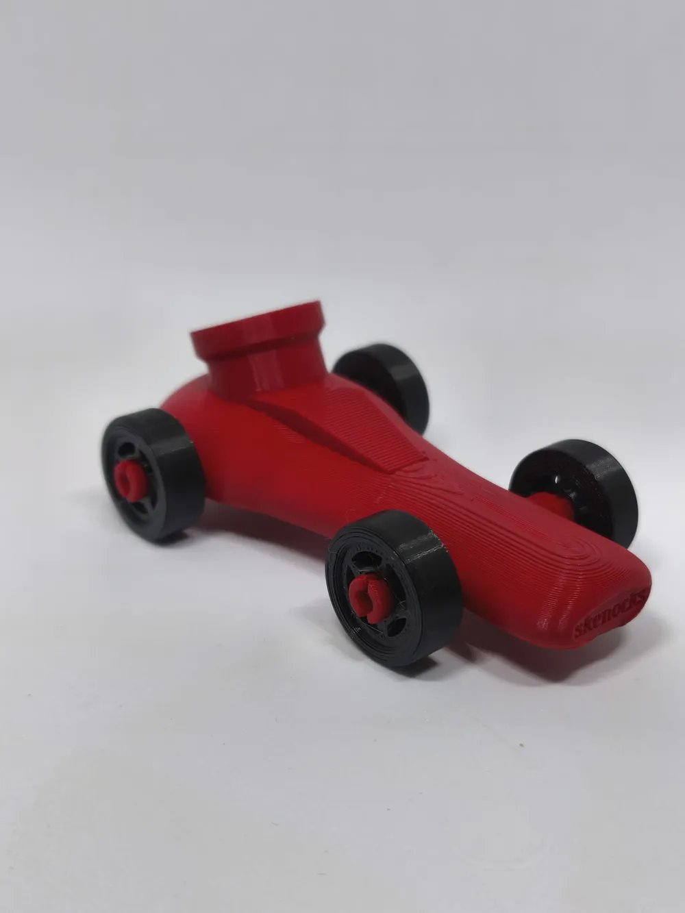 Slick Race Balloon-Powered Car, photo 3 of 4 - Slick Race Balloon-Powered Car Gifts & Occasions