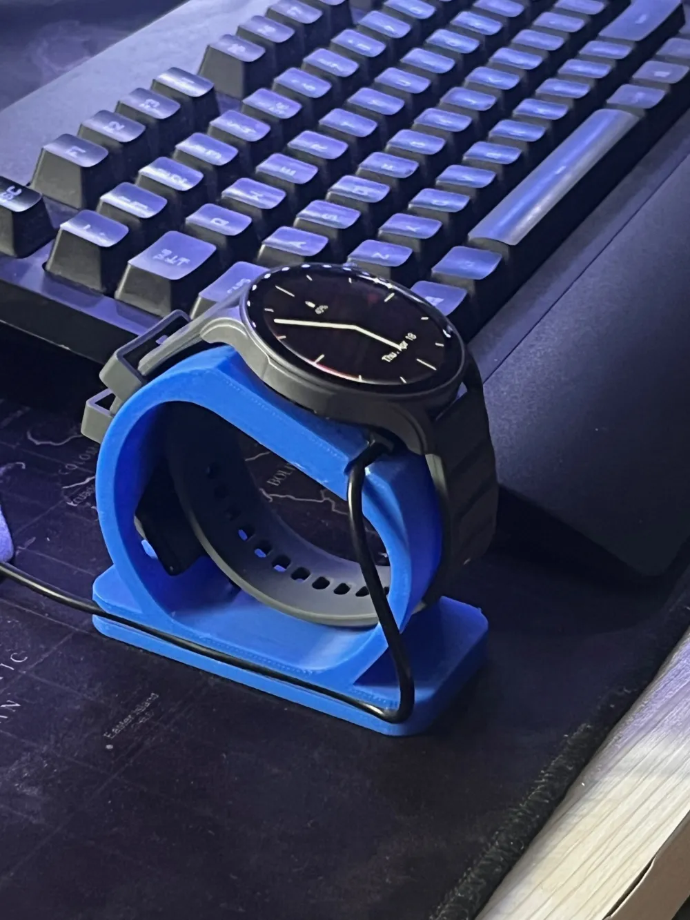 Smart Watch Charging Stand - Fits many models, photo 4 of 4 - Smart Watch Charging Stand - Fits many models Hobby & DIY