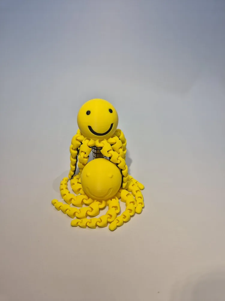 Smiley Flexi Octopus, Free to Sell, photo 3 of 4 - Smiley Flexi Octopus, Free to Sell Toys & Games