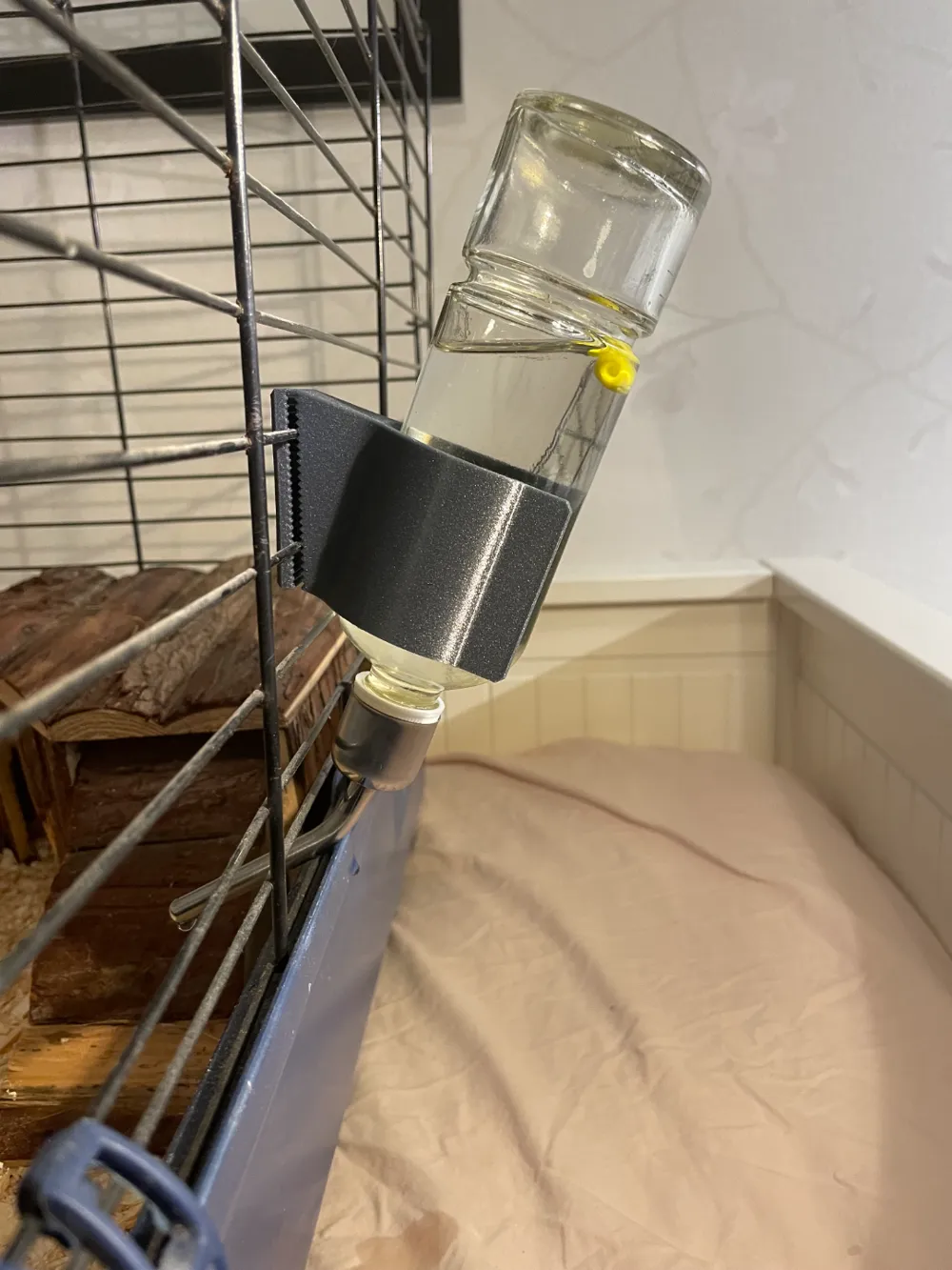 Snap-in holder, water bottle -58mm-Trixie 250ml, photo 3 of 4 - Snap-in holder, water bottle -58mm-Trixie 250ml Pets