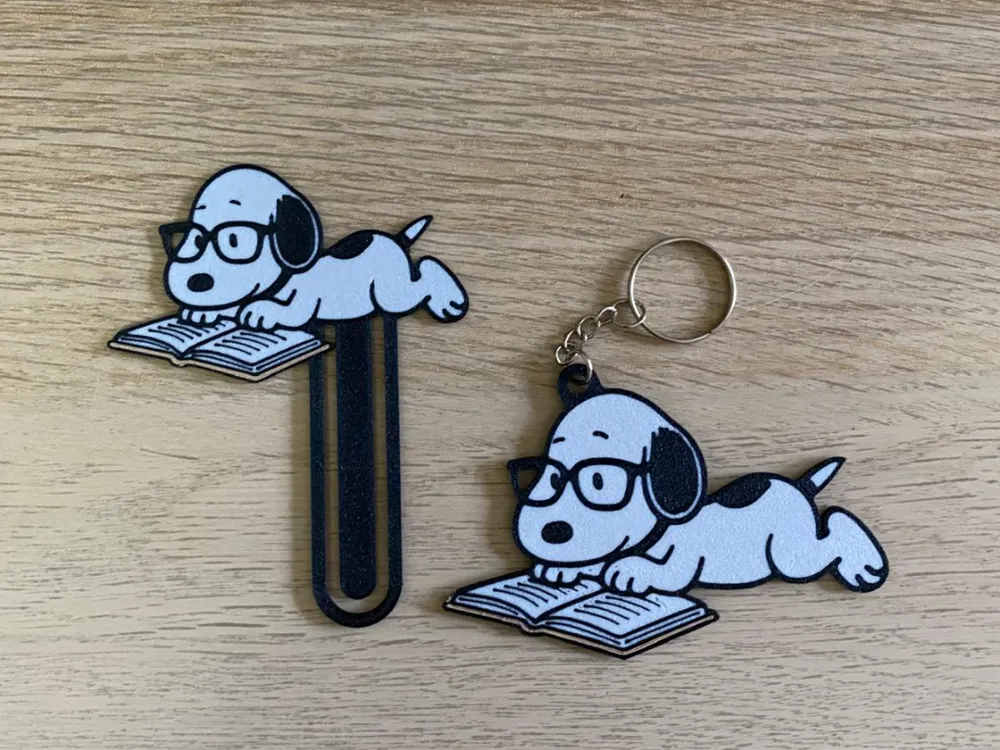 Llavero y marcapaginas de Snoopy lector, photo 2 of 4 - Llavero y marcapaginas de Snoopy lector Fashion