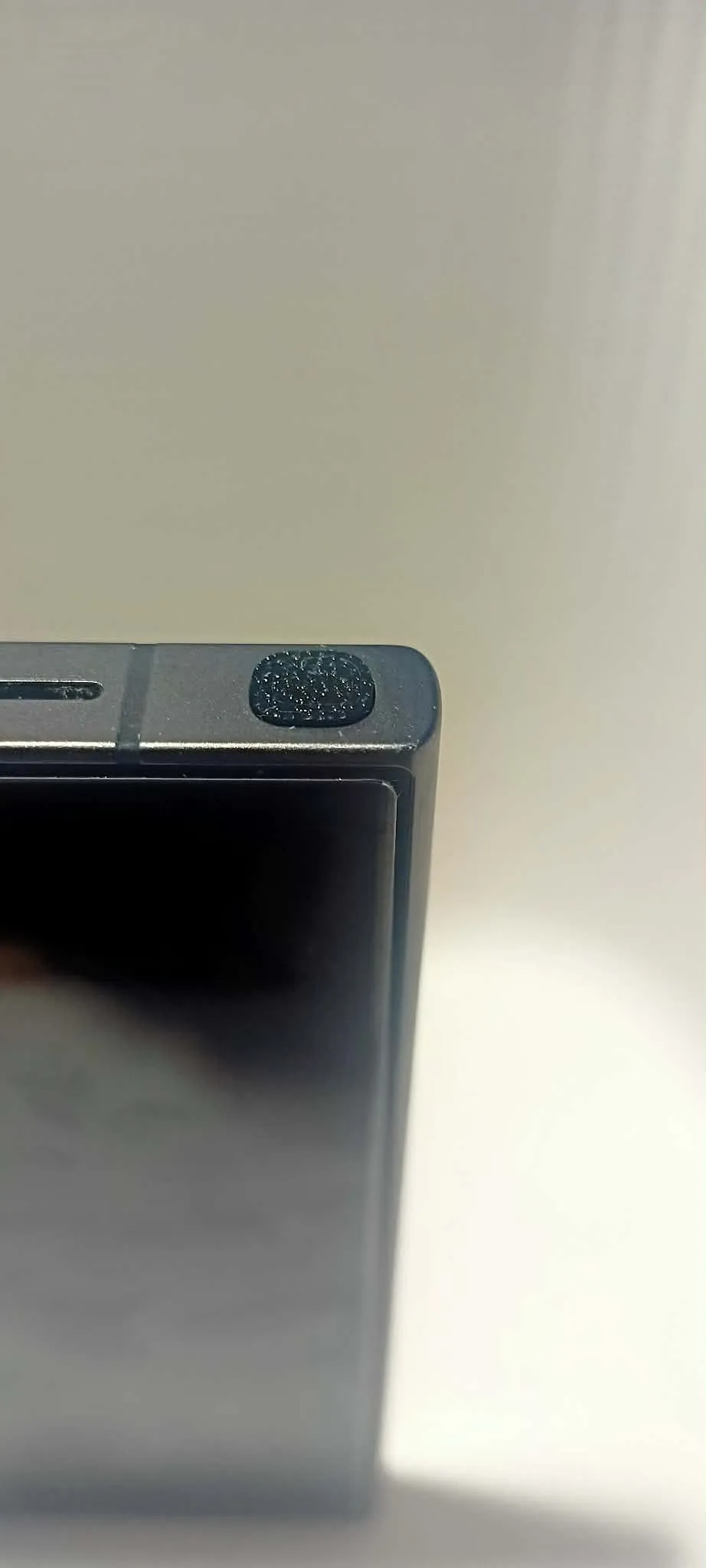 S Pen Dust Plug for Samsung Galaxy S24 Ultra, photo 3 of 4 - S Pen Dust Plug for Samsung Galaxy S24 Ultra Desk & Office