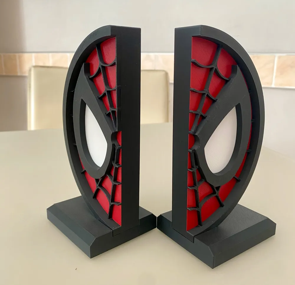Spider-Man Collection Bookends & Film Display, photo 4 of 4 - Spider-Man Collection Bookends & Film Display Household