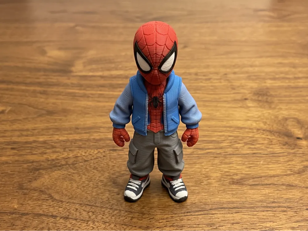 SpiderMan Urban Figure | Marvel, photo 3 of 4 - SpiderMan Urban Figure | Marvel Figurines & Collectibles