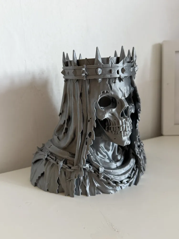Spiked Skull Planter - Gothic skull planter, photo 2 of 4 - Spiked Skull Planter - Gothic skull planter Household
