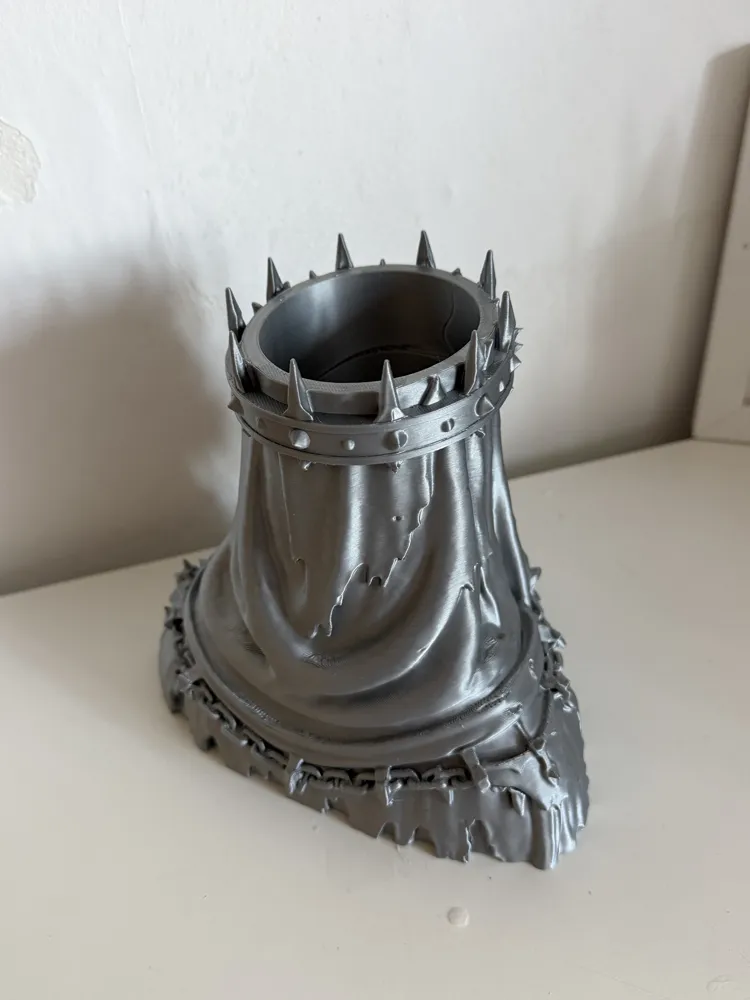 Spiked Skull Planter - Gothic skull planter, photo 3 of 4 - Spiked Skull Planter - Gothic skull planter Household