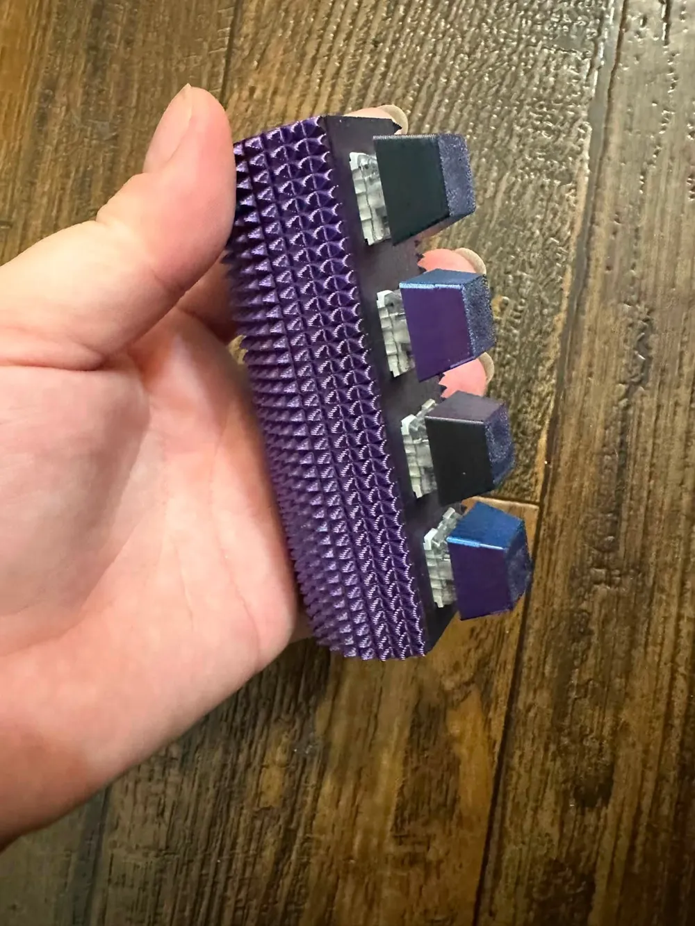 spikey 4 finger clicker, photo 2 of 4 - spikey 4 finger clicker Toys & Games