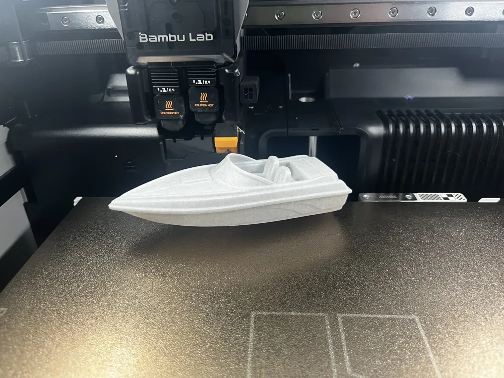 Sports racing boat Swims on water bath my bench, photo 4 of 4 - Sports racing boat Swims on water bath my bench Sports & Fitness