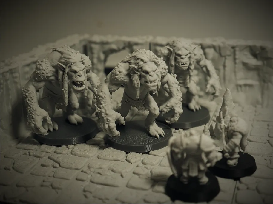 Squad of Cave Trolls, photo 3 of 4 - Squad of Cave Trolls Miniatures