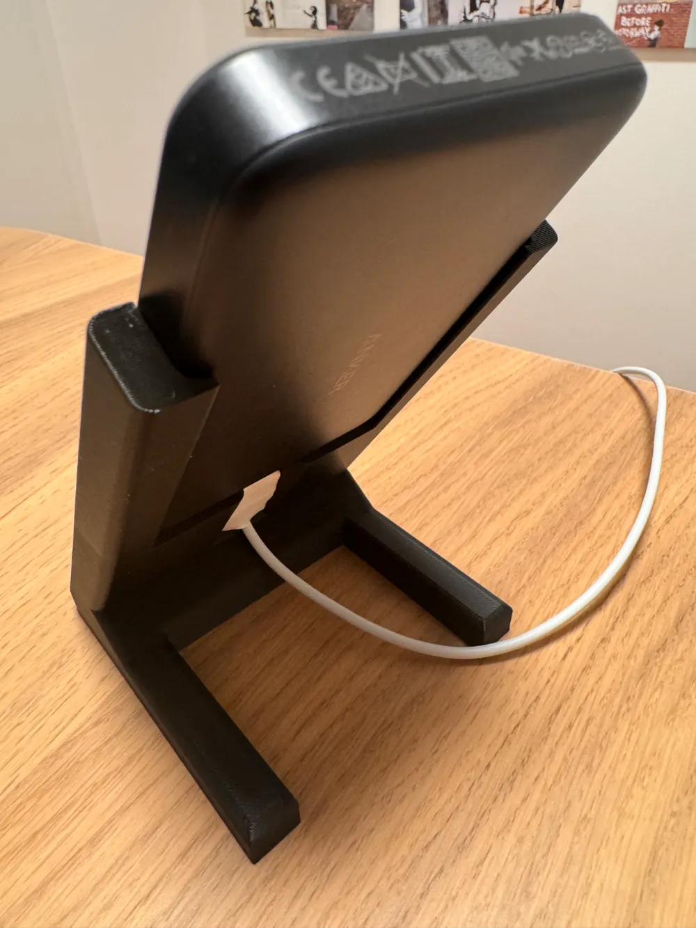 Stand for Anker MagGo 10K Slim Powerbank, photo 3 of 4 - Stand for Anker MagGo 10K Slim Powerbank Mobile & Device Accessories