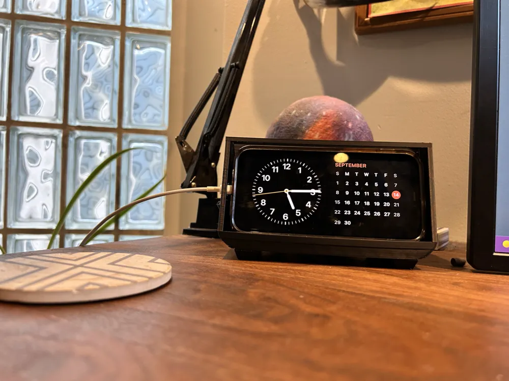 Standby Mode dock for iPhone 11,12,14, and 15 - Office, in stock in India