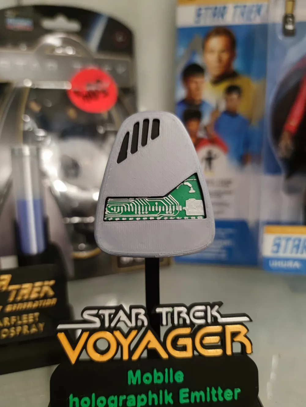 Star Trek Voyager EMH mobile Emitter (1/1HeroProp), photo 3 of 4 - Sci-fi & Movie Figures, star trek badge