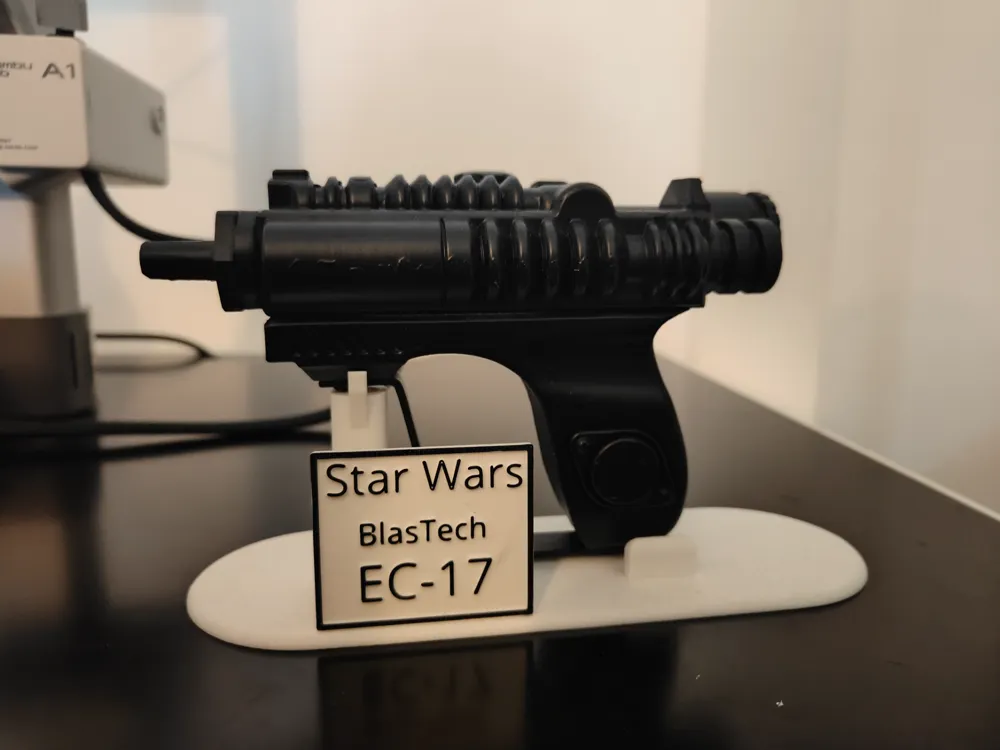 Star Wars EC-17 Scout Blaster with Stand