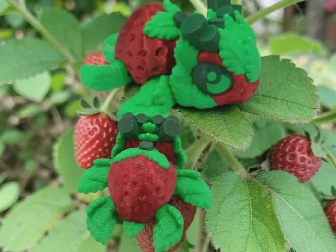 Strawberry Turtle, photo 4 of 4 - Strawberry Turtle Miniatures