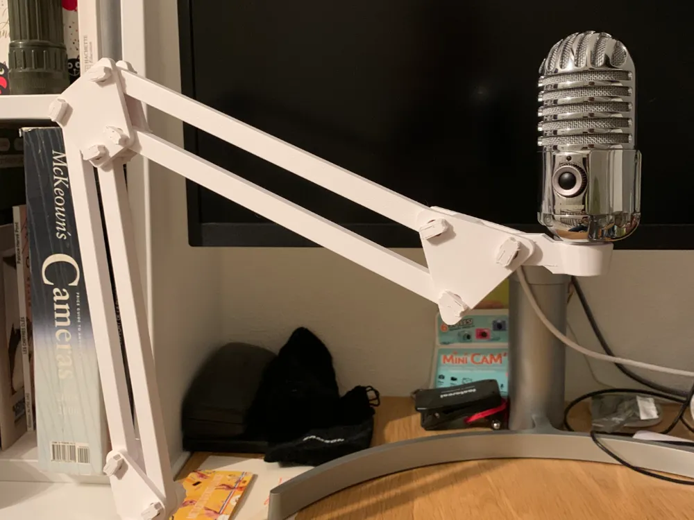 Stronger Microphone Stand w/ Samson Meteor adapter
