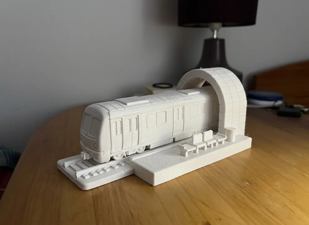 Subway Train Station Diorama, photo 3 of 4 - Subway Train Station Diorama Miniatures