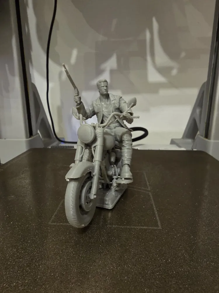 T-800 Cyberdyne Systems Model 101 on Motorcycle, photo 2 of 4 - T-800 Cyberdyne Systems Model 101 on Motorcycle Miniatures