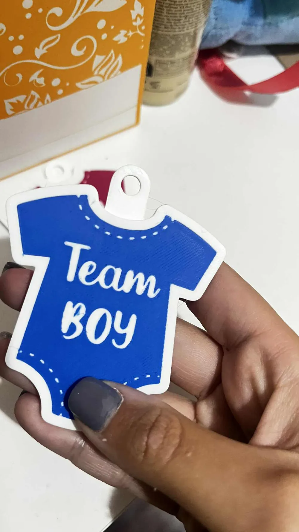 Team Boy Baby Body, Enfeite Perfeito para Festas, photo 4 of 4 - Sports & Team Keychains, decoration