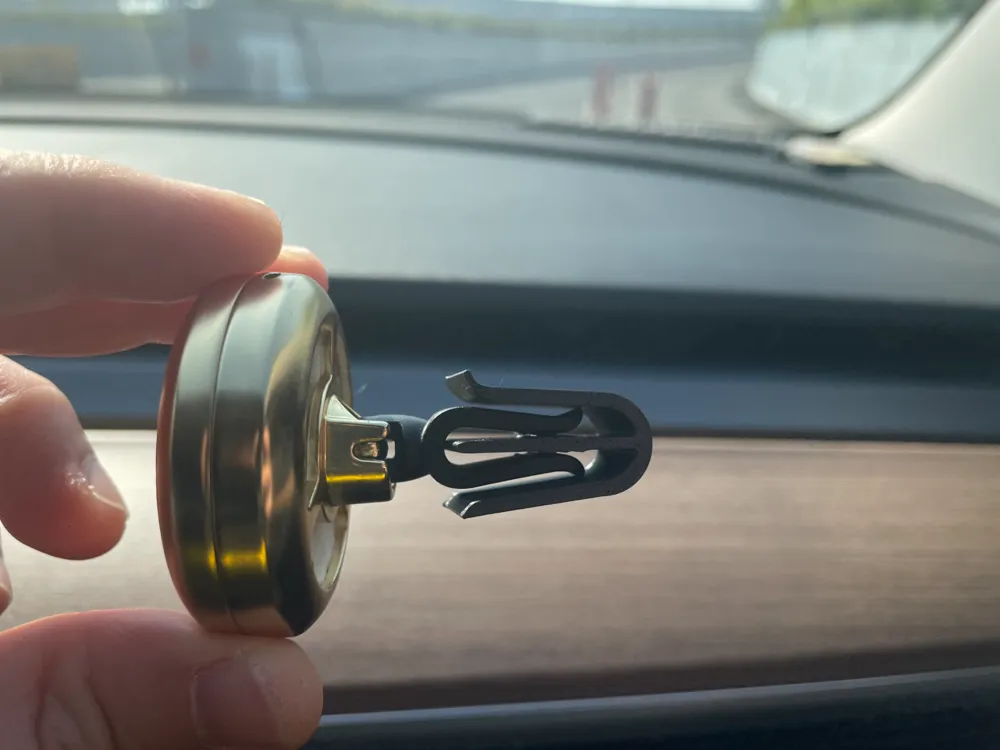 Tesla Model 3/Y AC Vent Air Freshener Clip, photo 2 of 4 - Tesla & EV Interior Accessories, auto parts