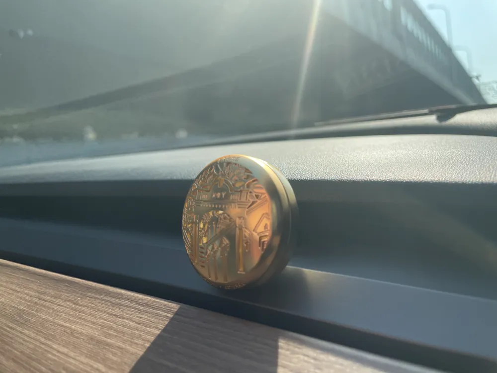 Tesla Model 3/Y AC Vent Air Freshener Clip, photo 3 of 4 - Tesla & EV Interior Accessories, auto parts