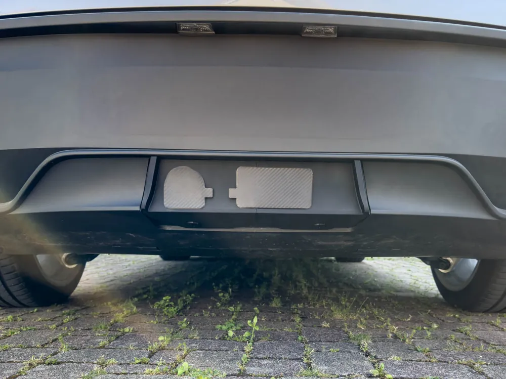Tesla Model Y Trailer Hitch Cover (Juniper 2025)