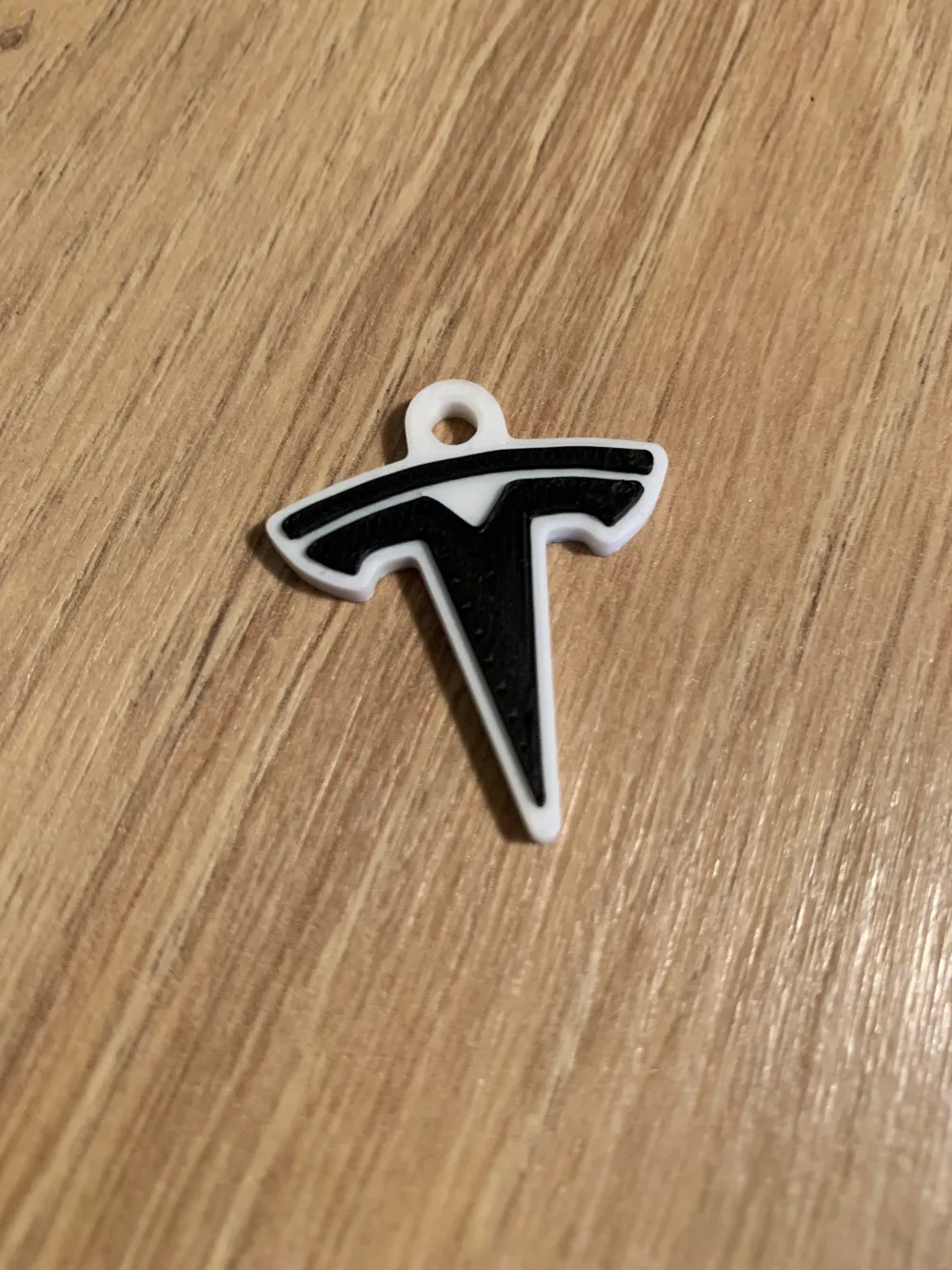 Tesla Schlüsselanhänger, photo 3 of 4 - Tesla Schlüsselanhänger Art