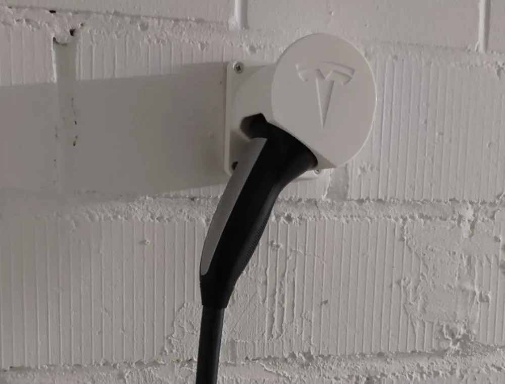 Tesla Typ 2 Wandhalterung quer, another view - Tesla & EV Interior Accessories, wall mount